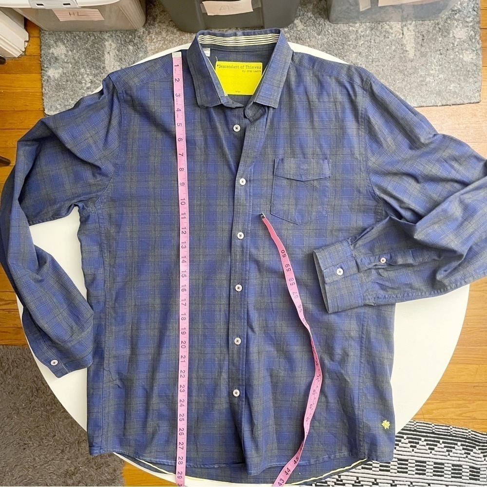 Descendant Of Thieves Men’s Plaid Print Button Down Shirt Size Large — image 2 of 8